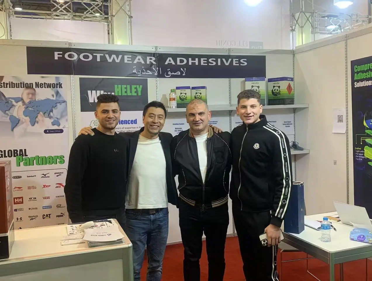 At the Cairo inter Leather exhibition Heley took photo with customers 2