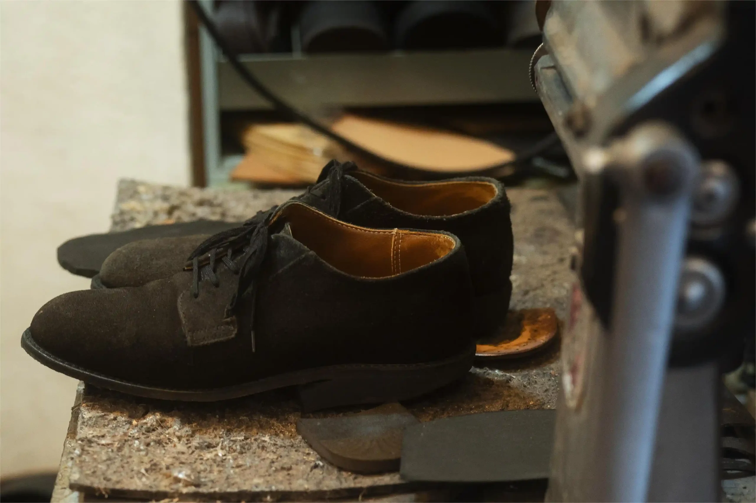 Shoes made using adhesive methods that stop solidification fast.