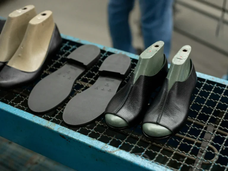 shoe sign.