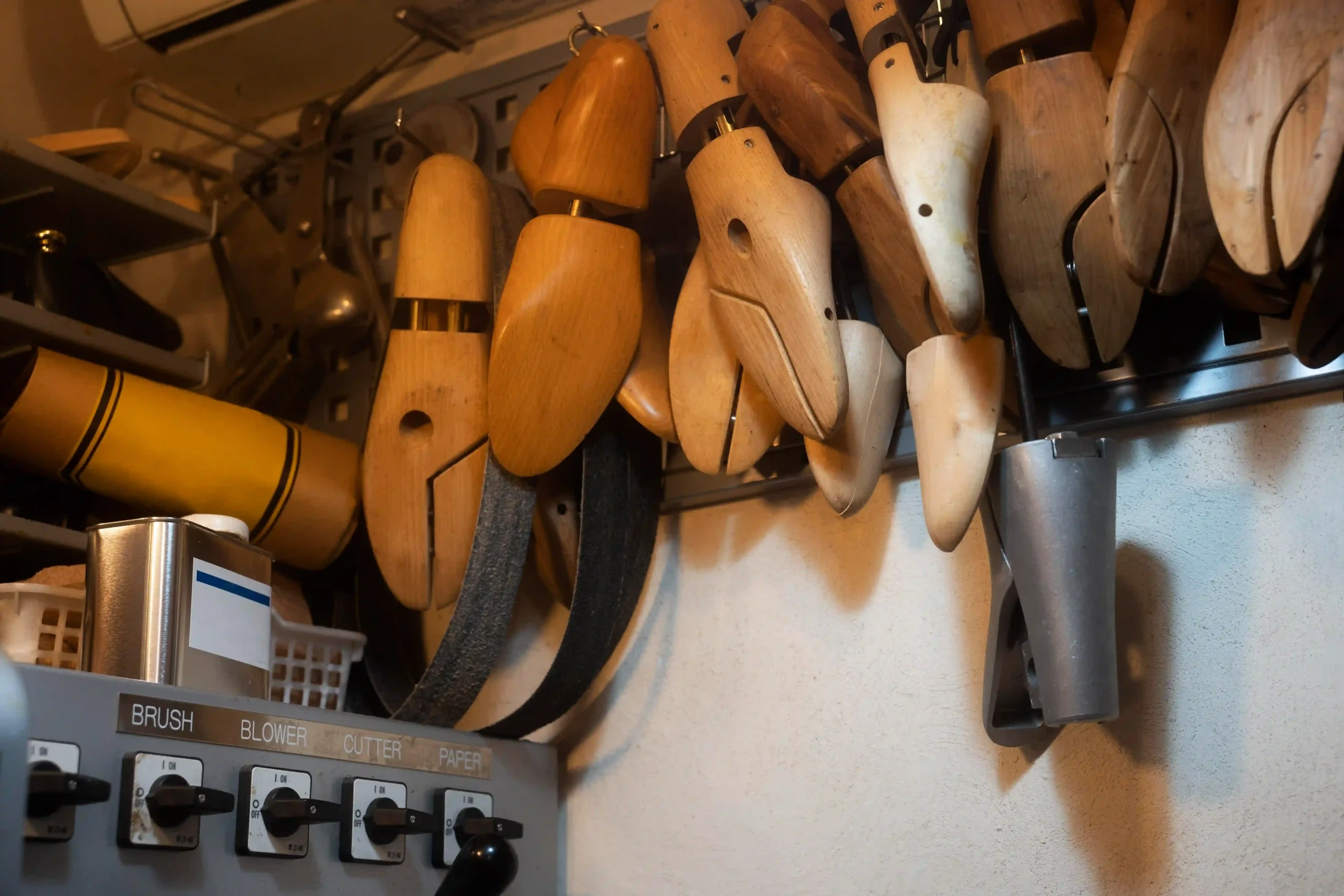 wooden-feet-shape-arrangement