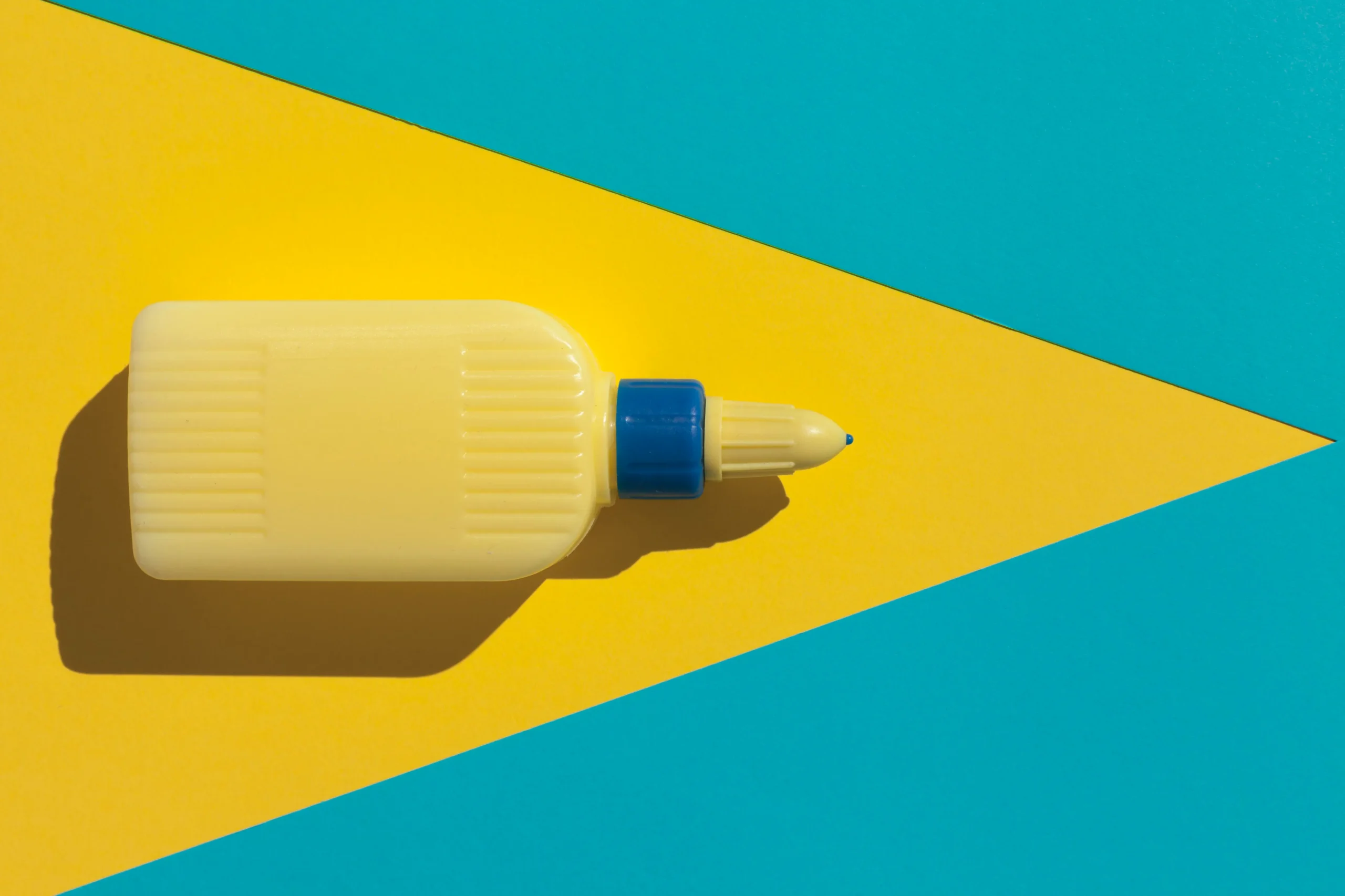 A distinctive photo of a yellow bottle